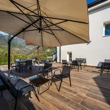 - 2 Vista Mare E Piscina *