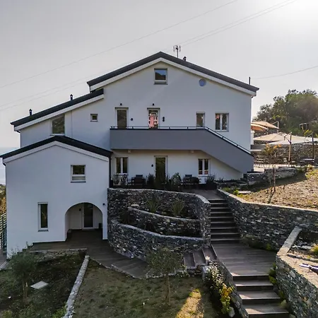 - 2 Vista Mare E Piscina Апартаменты *